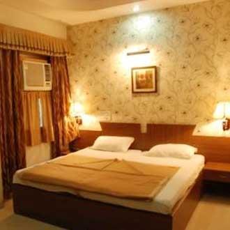 Hotel Surya Гвалиор Екстериор снимка